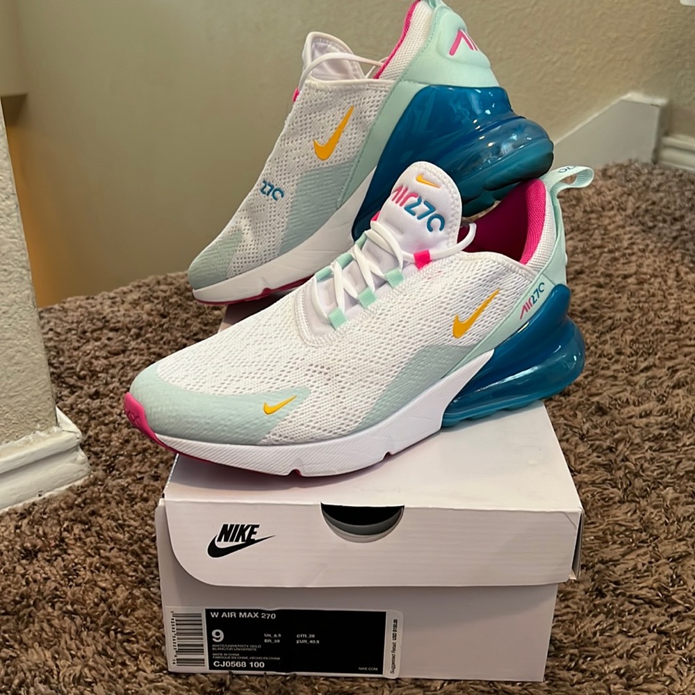 Women’s Nike Air Max 270